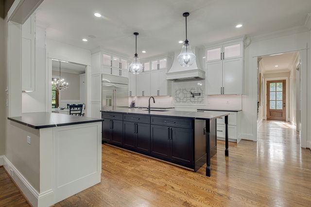 8231 Glover Dr, Brentwood, TN 37027