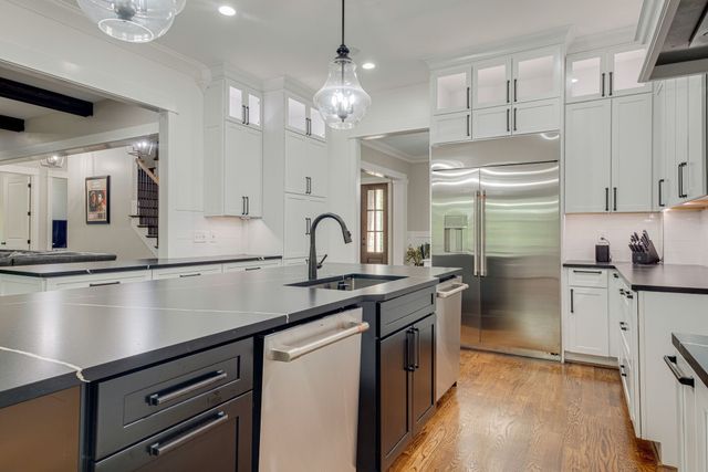 8231 Glover Dr, Brentwood, TN 37027