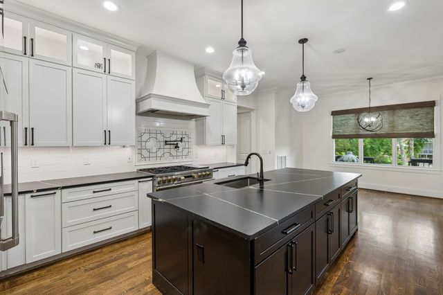 8231 Glover Dr, Brentwood, TN 37027