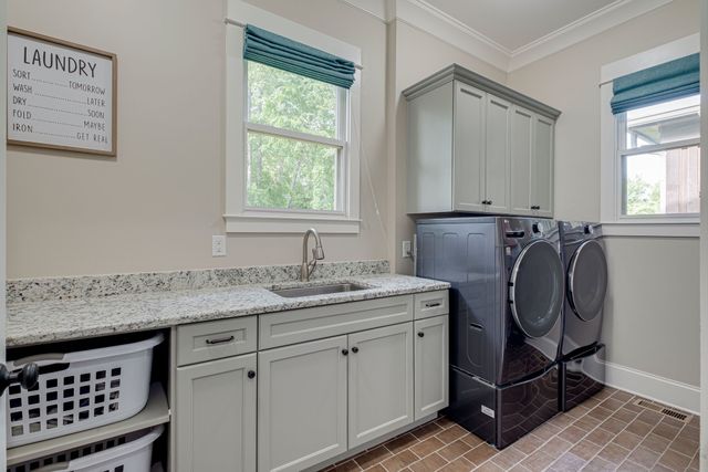 8231 Glover Dr, Brentwood, TN 37027