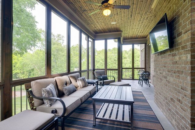 8231 Glover Dr, Brentwood, TN 37027