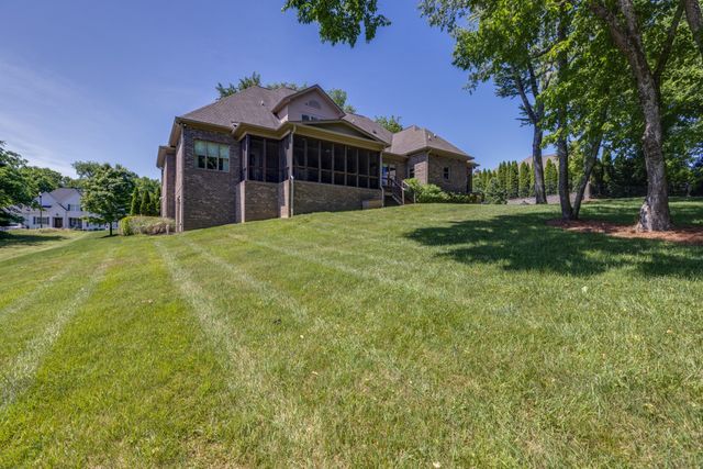 8231 Glover Dr, Brentwood, TN 37027