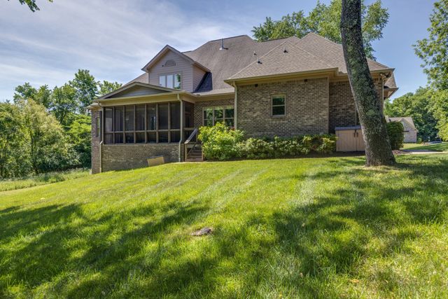 8231 Glover Dr, Brentwood, TN 37027