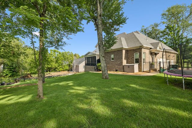 8231 Glover Dr, Brentwood, TN 37027