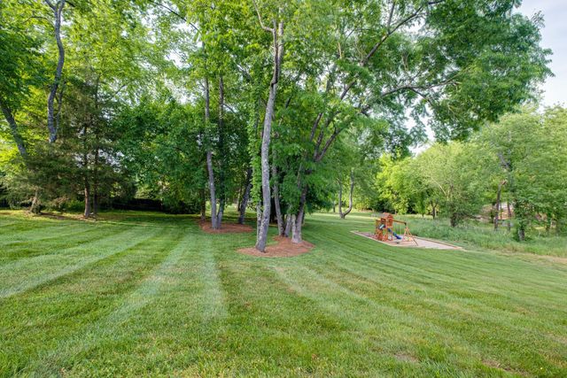8231 Glover Dr, Brentwood, TN 37027