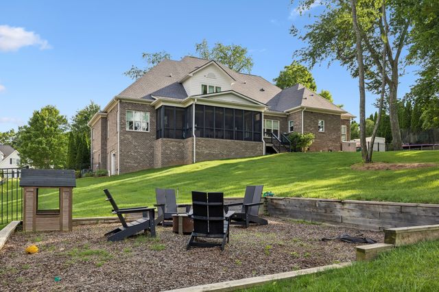 8231 Glover Dr, Brentwood, TN 37027