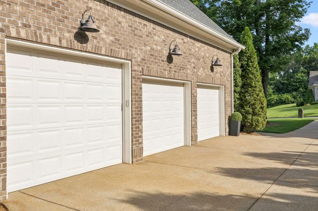 8231 Glover Dr, Brentwood, TN 37027
