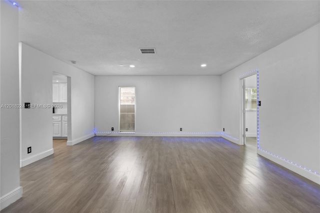 7958 SW 6th St, North Lauderdale, FL 33068