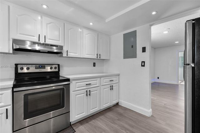 7958 SW 6th St, North Lauderdale, FL 33068