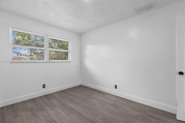 7958 SW 6th St, North Lauderdale, FL 33068