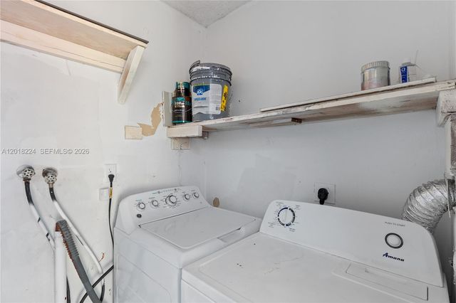 7958 SW 6th St, North Lauderdale, FL 33068