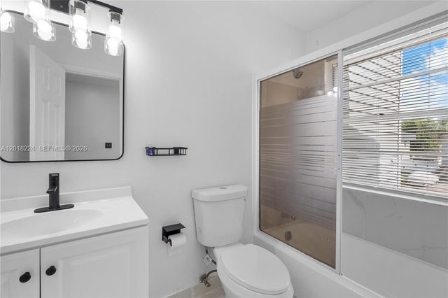 7958 SW 6th St, North Lauderdale, FL 33068