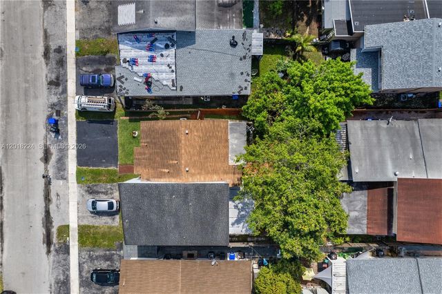 7958 SW 6th St, North Lauderdale, FL 33068