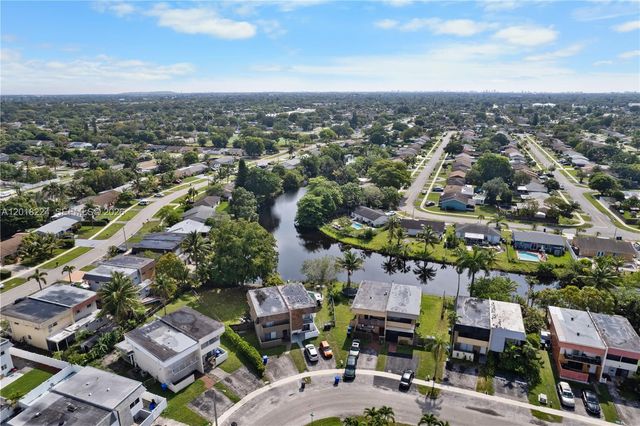 7958 SW 6th St, North Lauderdale, FL 33068