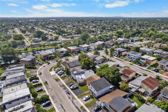 7958 SW 6th St, North Lauderdale, FL 33068