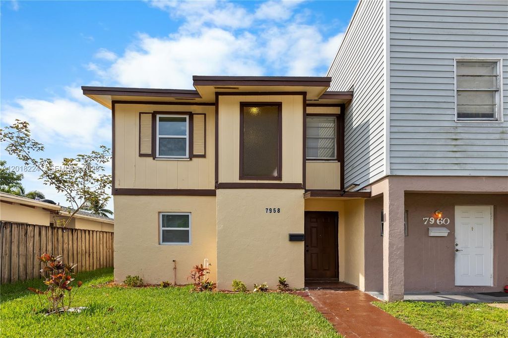 7958 SW 6th St, North Lauderdale, FL 33068