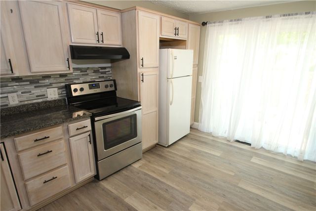 84 Springwood Drive, Webster, NY 14580