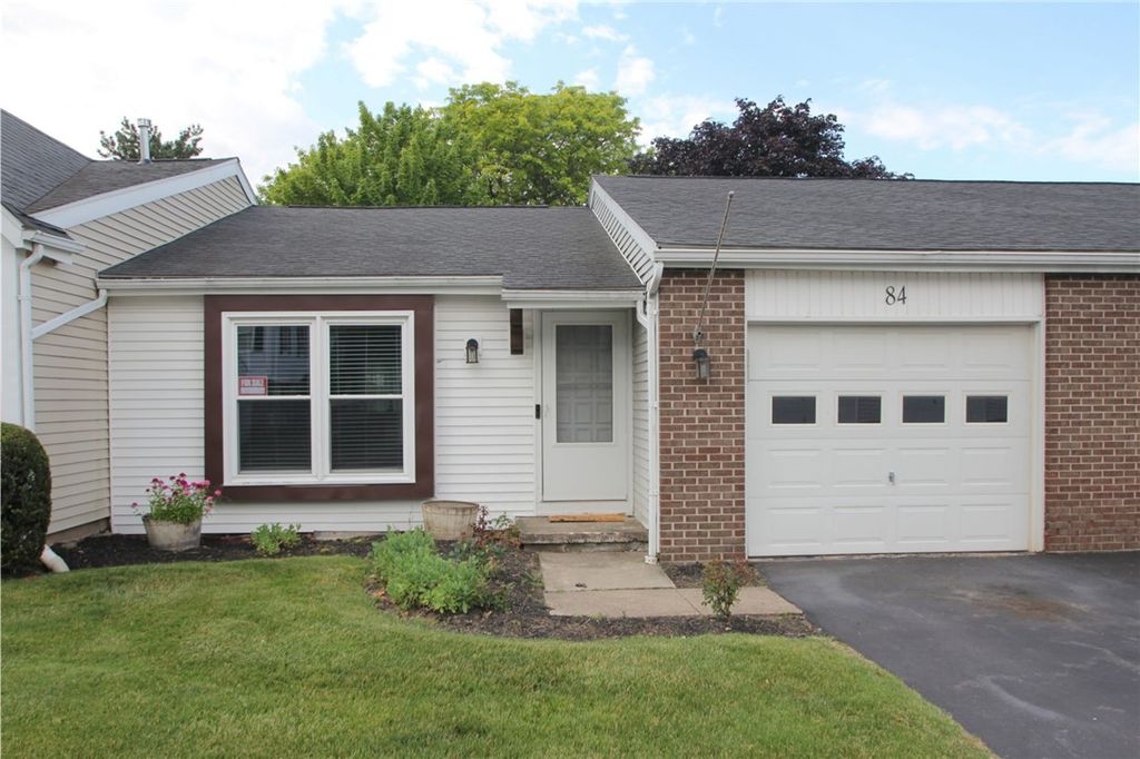 84 Springwood Drive, Webster, NY 14580