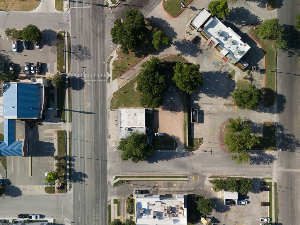 904 S Key Ave, Lampasas, TX 76550