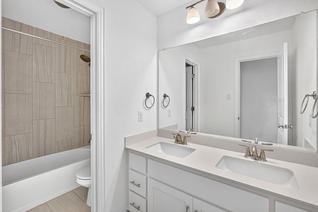 7817 Turnback Ledge TRL, Lago Vista, TX 78645