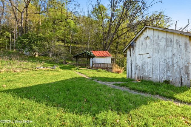 8001 Rock Hill Rd, Prospect, KY 40059