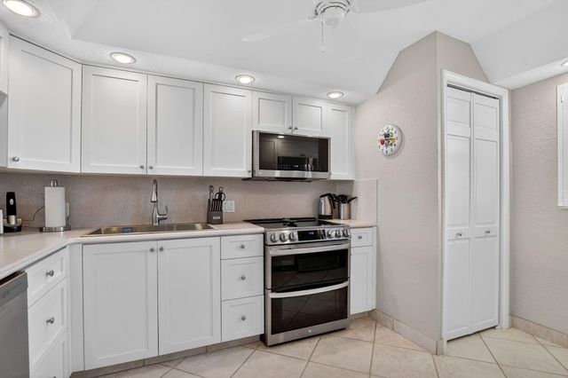 1537 E Hillsboro Boulevard 241, Deerfield Beach, FL 33441