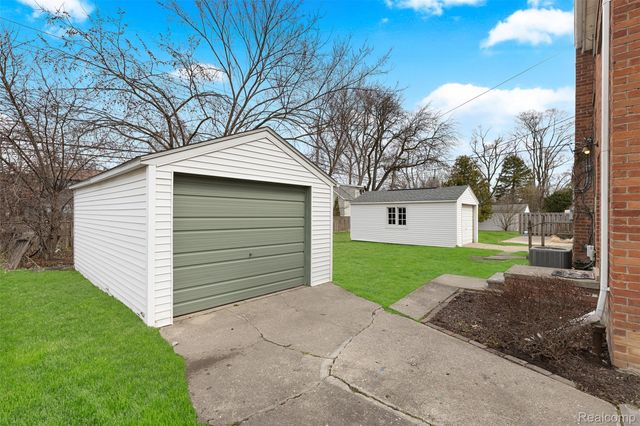 251 E 14 Mile Road, Birmingham, MI 48009