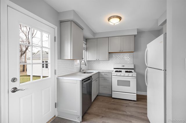 251 E 14 Mile Road, Birmingham, MI 48009