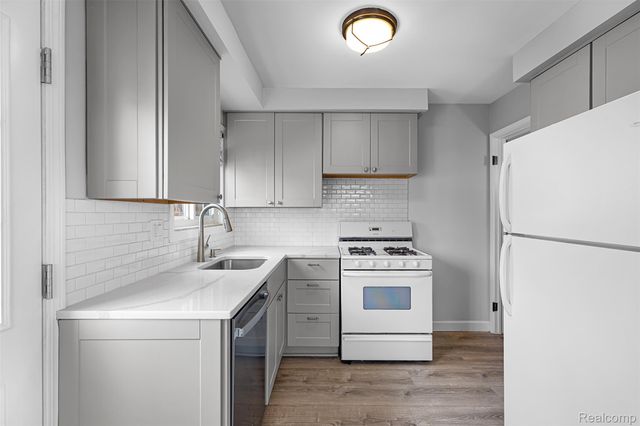 251 E 14 Mile Road, Birmingham, MI 48009