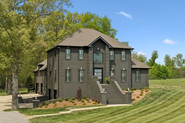 8838 Byrums Chapel Rd, Portland, TN 37148