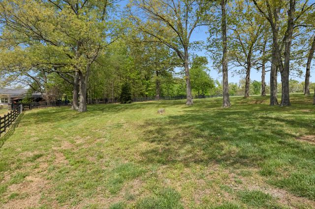 8838 Byrums Chapel Rd, Portland, TN 37148