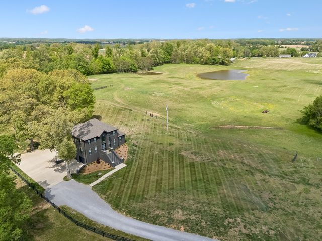 8838 Byrums Chapel Rd, Portland, TN 37148