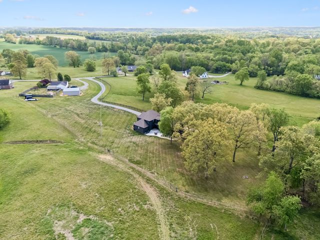 8838 Byrums Chapel Rd, Portland, TN 37148