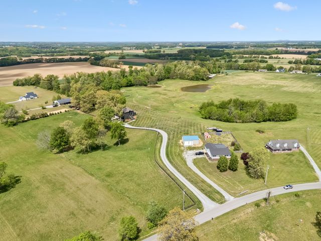 8838 Byrums Chapel Rd, Portland, TN 37148
