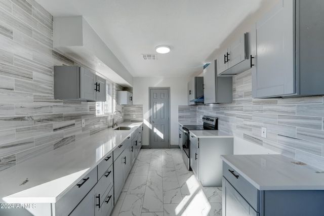 17842 N 43Rd Street, Phoenix, AZ 85032