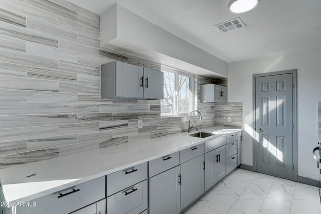 17842 N 43Rd Street, Phoenix, AZ 85032