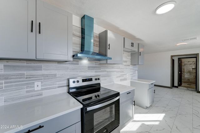 17842 N 43Rd Street, Phoenix, AZ 85032