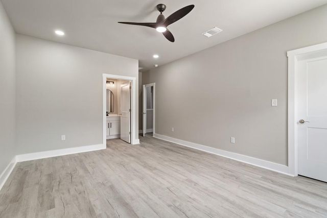 10 Honeysuckle LN, Wimberley, TX 78676