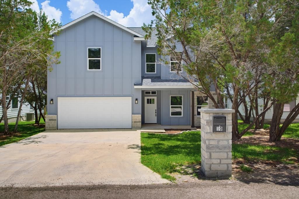 10 Honeysuckle LN, Wimberley, TX 78676