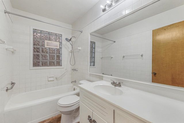 4411 W Custer AVENUE, Milwaukee, WI 53218