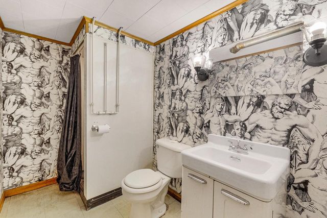 4411 W Custer AVENUE, Milwaukee, WI 53218