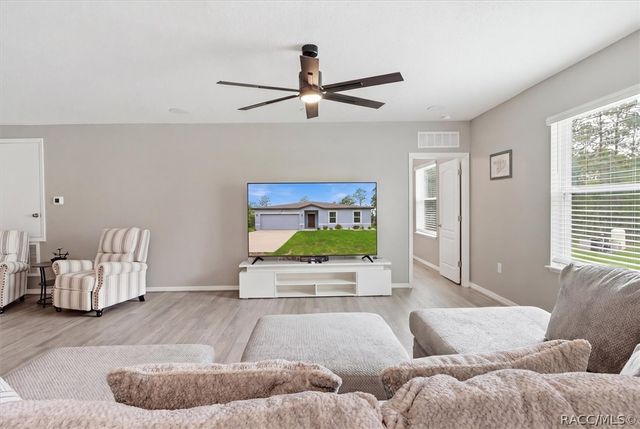 16125 Magpie Road, Weeki Wachee, FL 34614