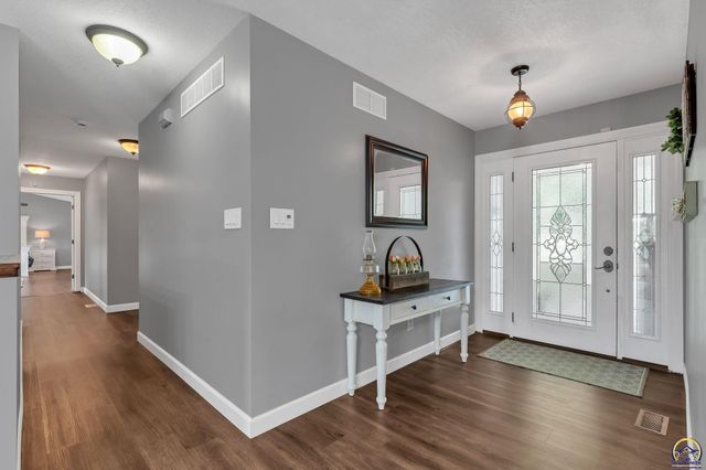 8244 SW Indian Hills RD, Auburn, KS 66402