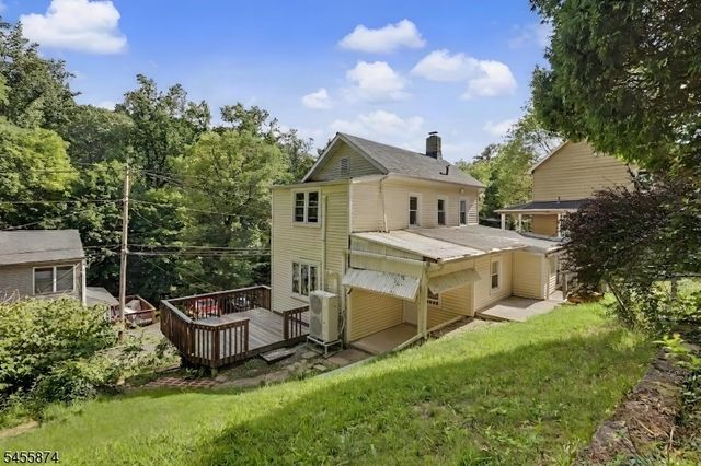 26 Sanatorium Rd, Glen Gardner Boro, NJ 08826