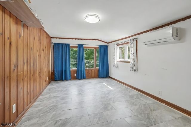 26 Sanatorium Rd, Glen Gardner Boro, NJ 08826