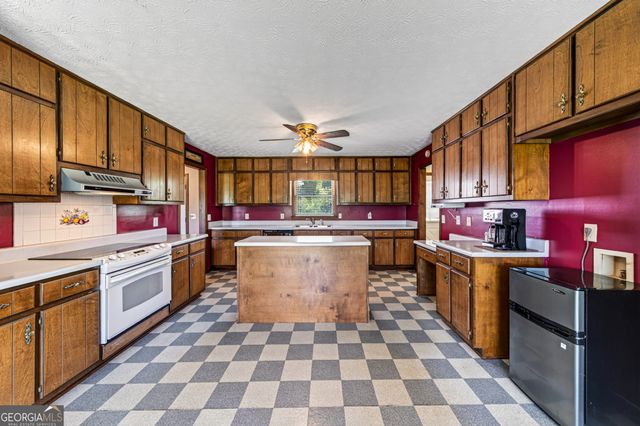 114 Marlow Road, Maysville, GA 30558