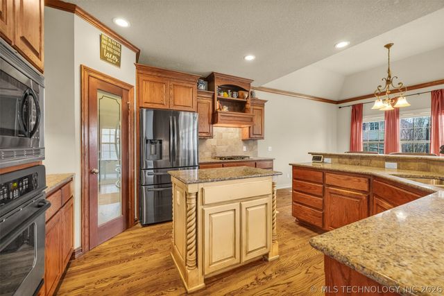 10229 S 86th East Avenue, Bixby, OK 74133