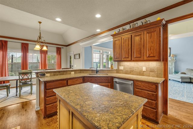 10229 S 86th East Avenue, Bixby, OK 74133