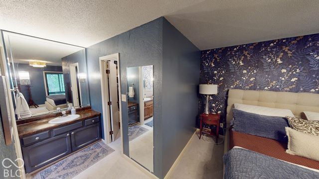 201 Bluffs Circle E, Noblesville, IN 46062