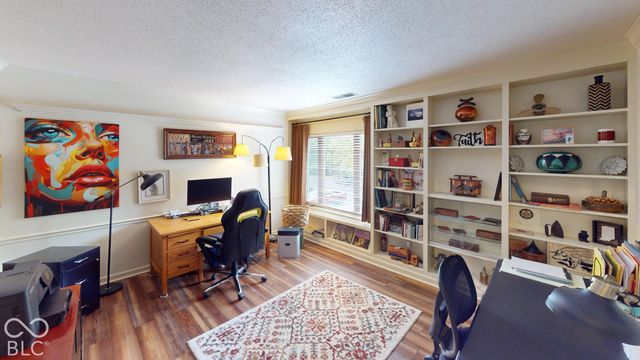 201 Bluffs Circle E, Noblesville, IN 46062